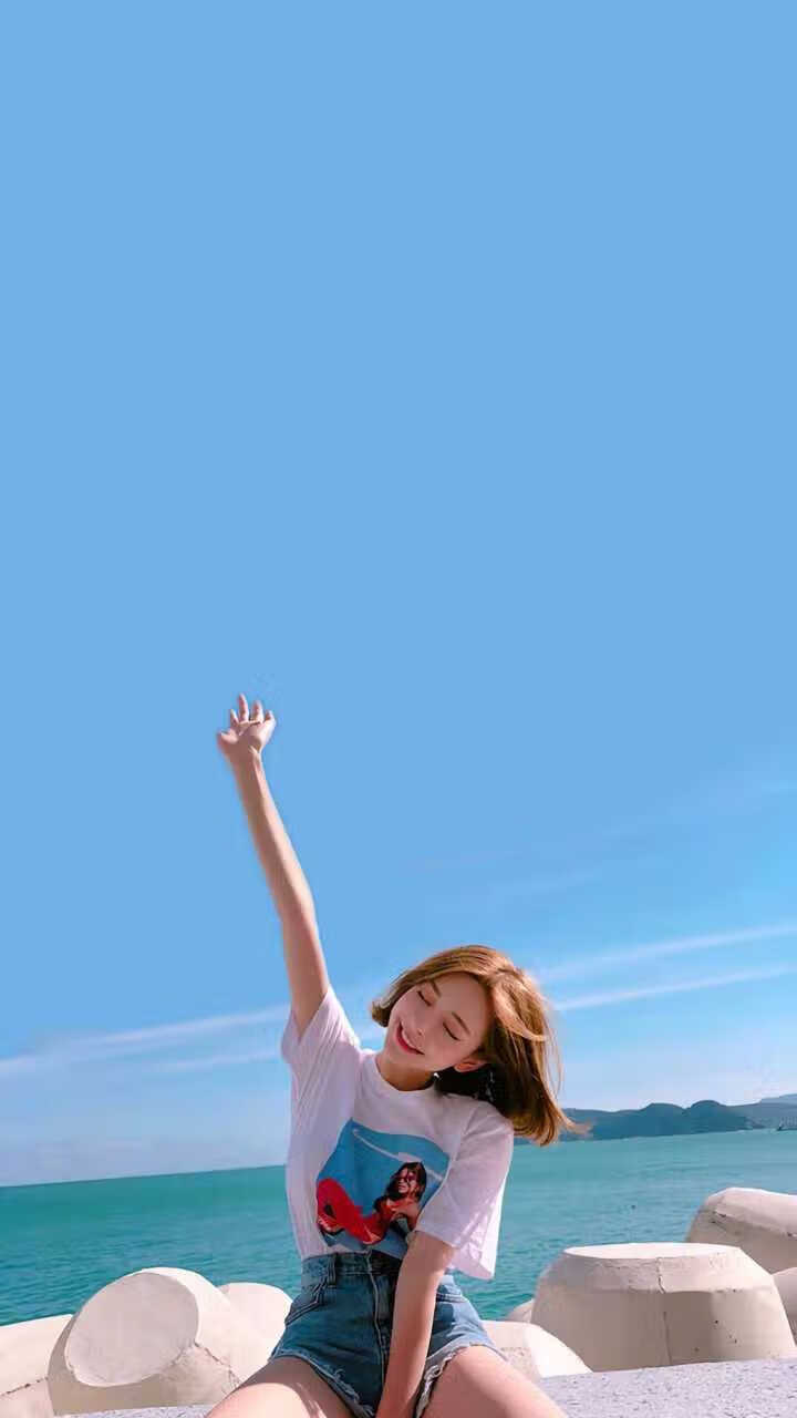 张雨霏与外国选手合影气氛融洽,张雨霏比赛现场