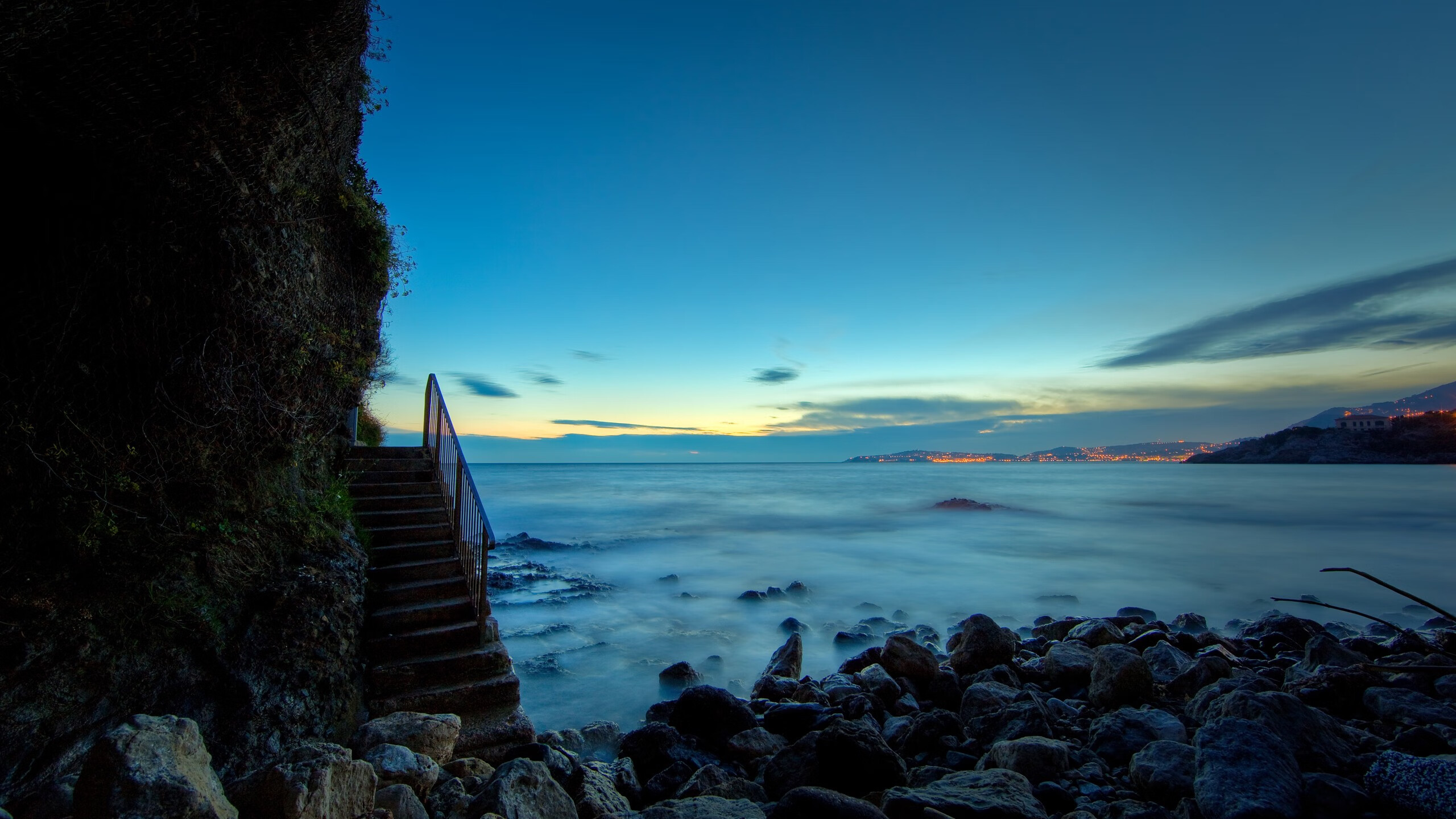 法甲豪门遭遇险情:悬念时刻,逆境中的坚韧不拔,法甲为何没有豪门俱乐部